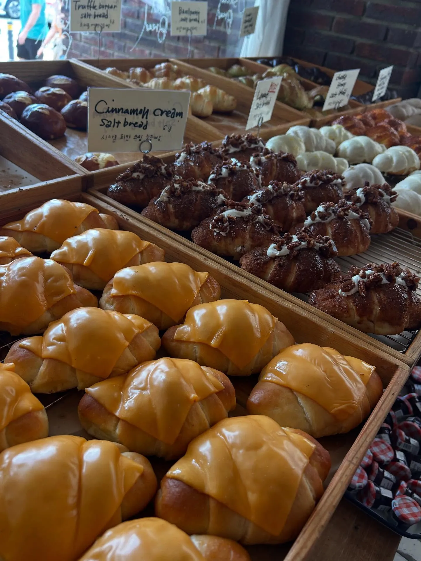 仕事終わりに延泊してパン屋巡り🥐