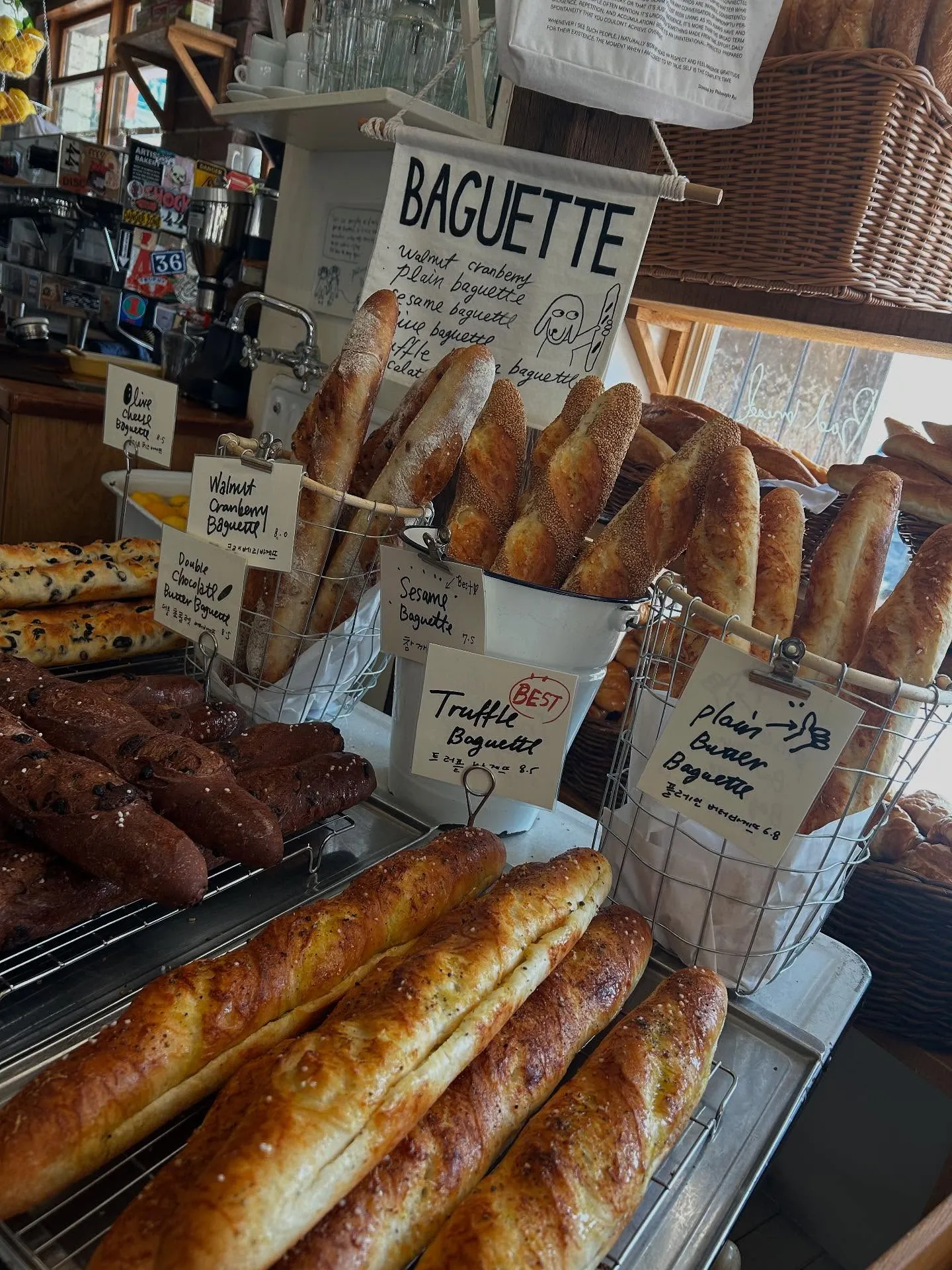 仕事終わりに延泊してパン屋巡り🥐